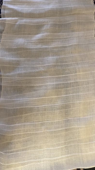 Marama borangic, lungime 360cm, latime 53 cm.