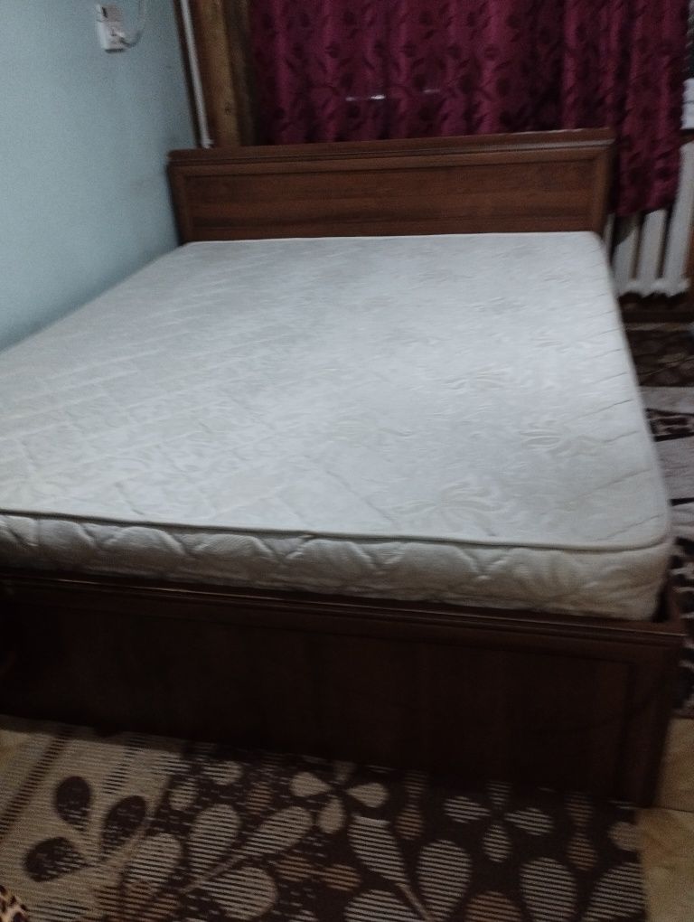 Кровать размер 1.60*2.0