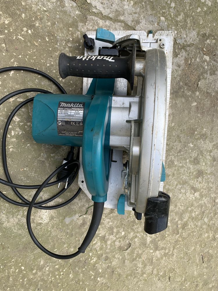 Bosch HS0600/230-240V/2100W/ръчен циркуляр