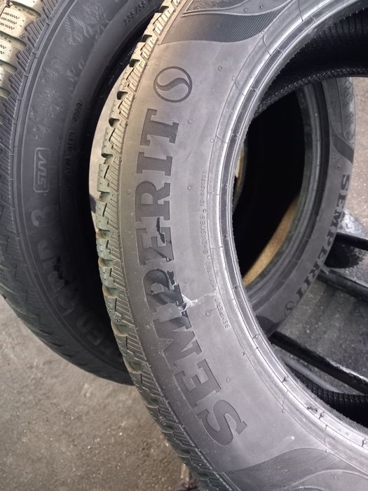 Semperit 235 55 r17 iarna