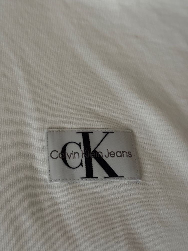 Суитчър Calvin Klein