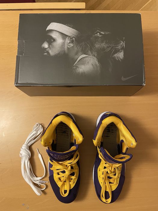 Nike LeBron 44 - 1/2
