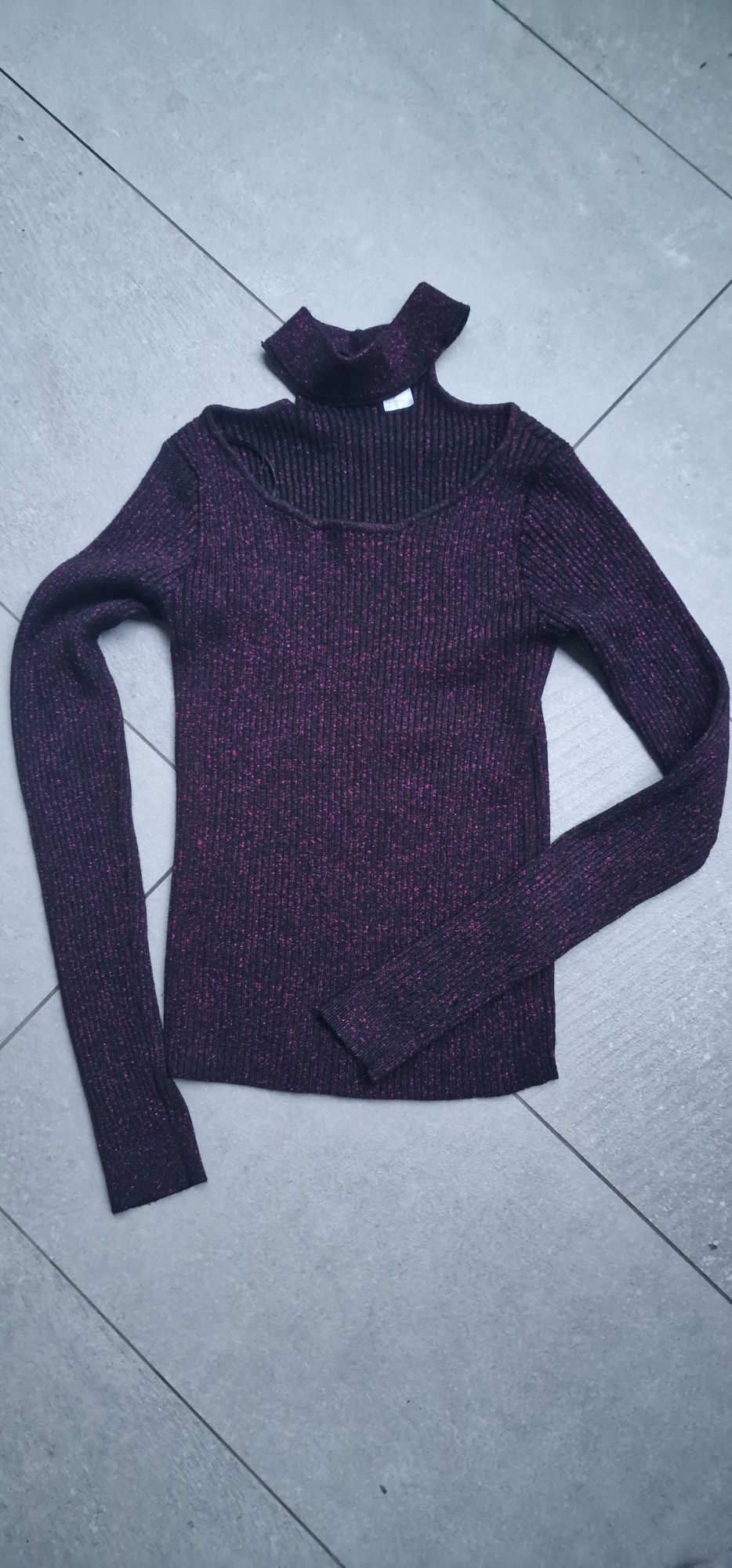 Bluza tricot cu decoleu