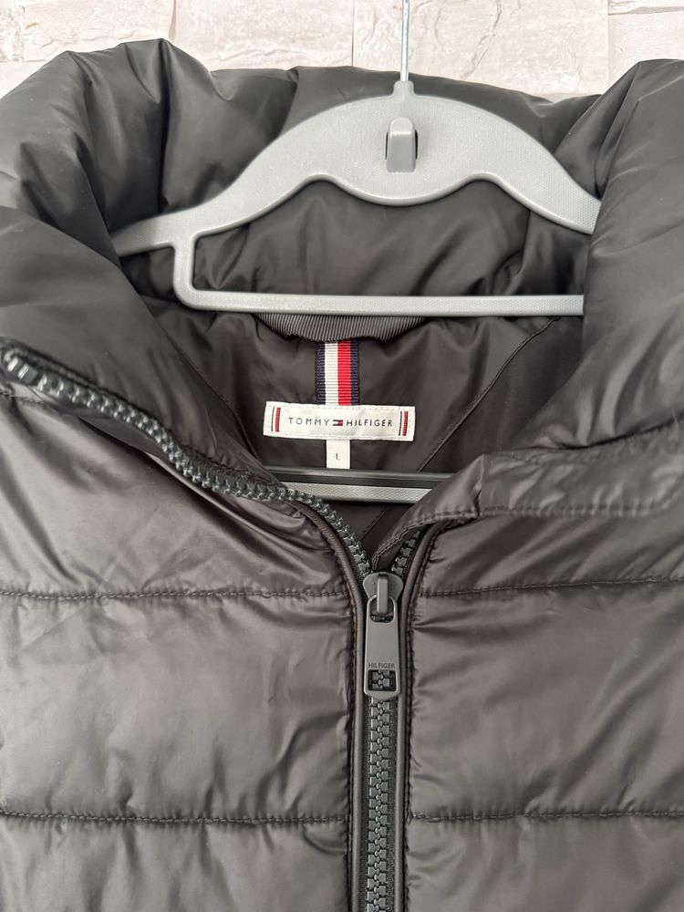 Tommy Hilfiger яке в размер L