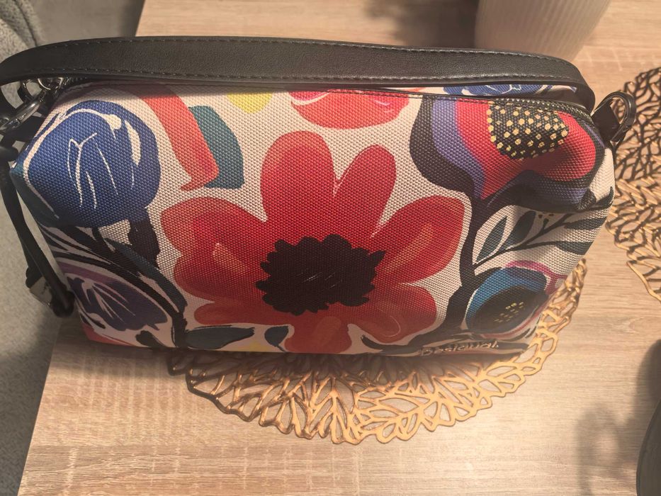 Desigual нова чанта