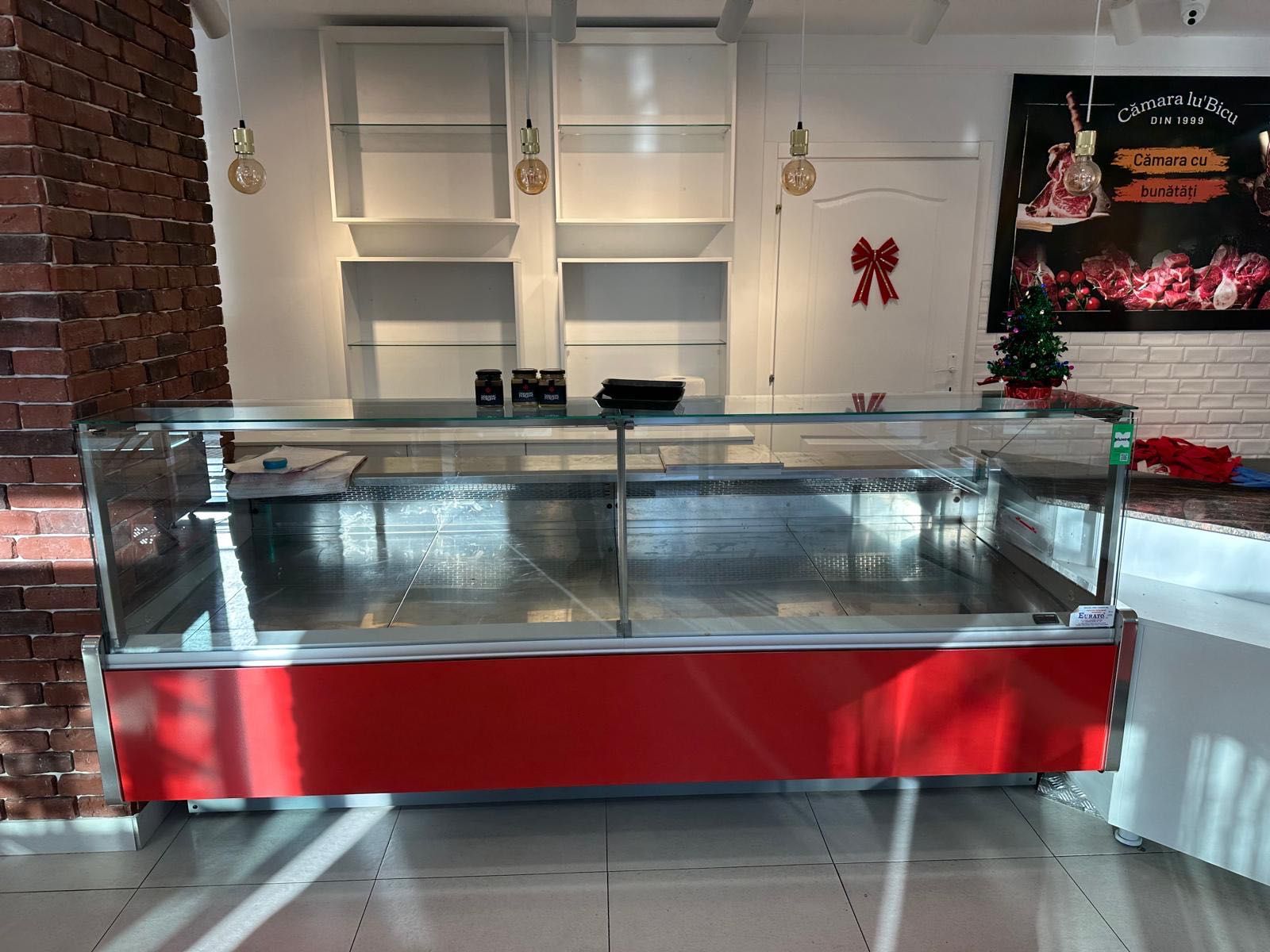 Vând vitrine frigorifice