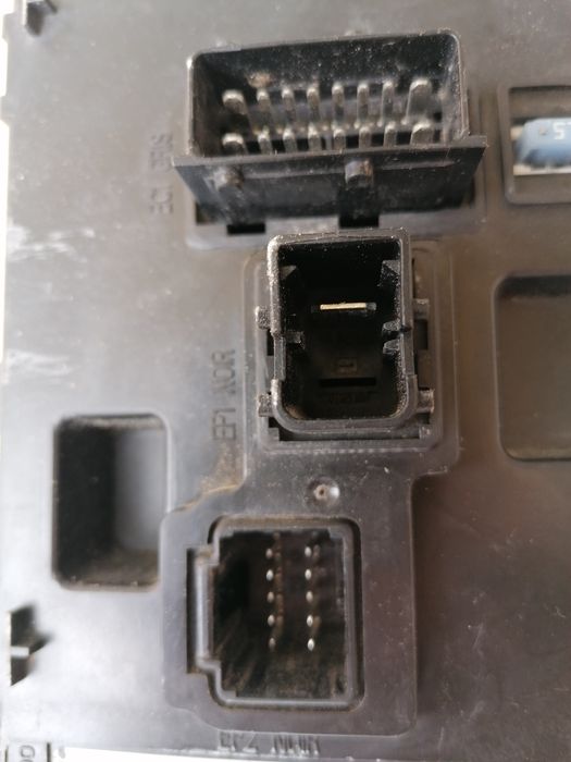 Продавам оригинален модул за теглич за Пежо, Ситроен