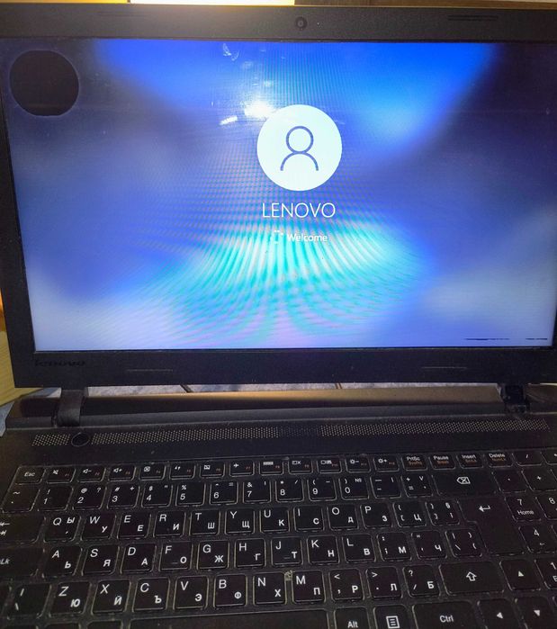 Продавам лаптоп lenovo