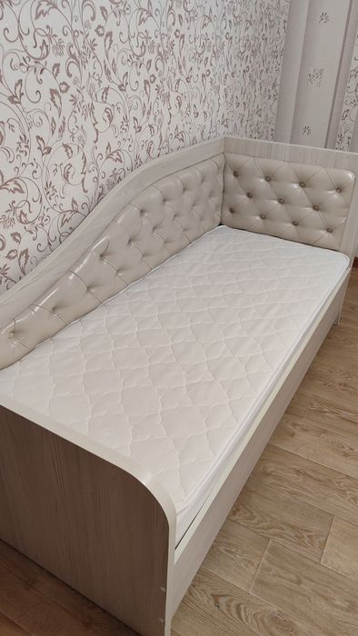 Продам односпальную кровать