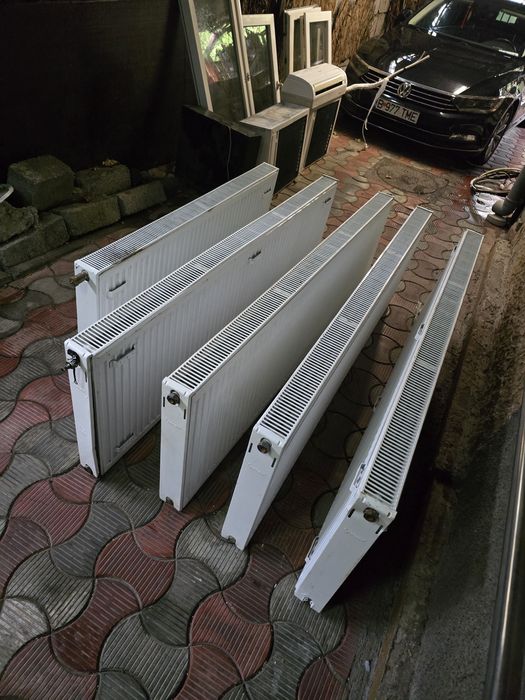 Vând 5 calorifere 300 ron bucata negociabil .