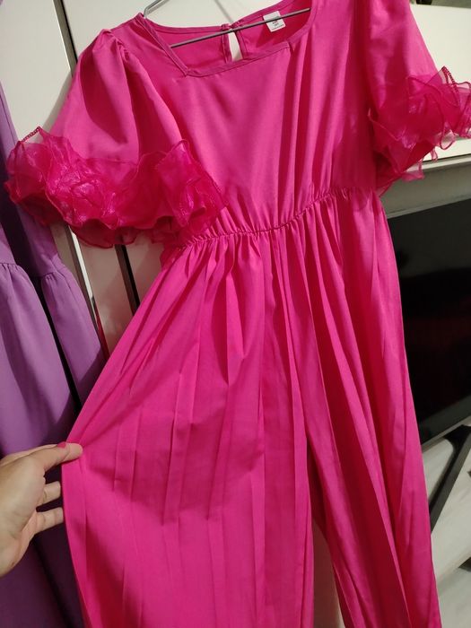 Reducere! Salopetă SHEIN, 10 ani, impecabilă, roz fucsia, impecabilă