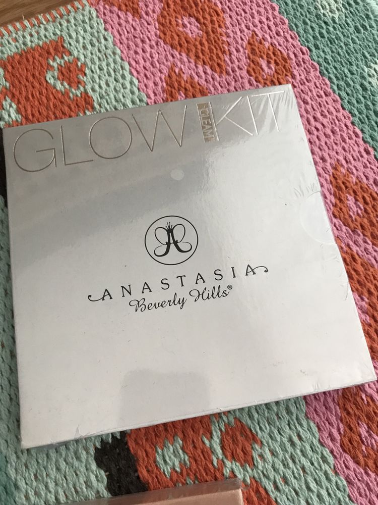 Paleta Glow Kit Anastasia Beverly Hills Gleam That Makeup ABH Gucci