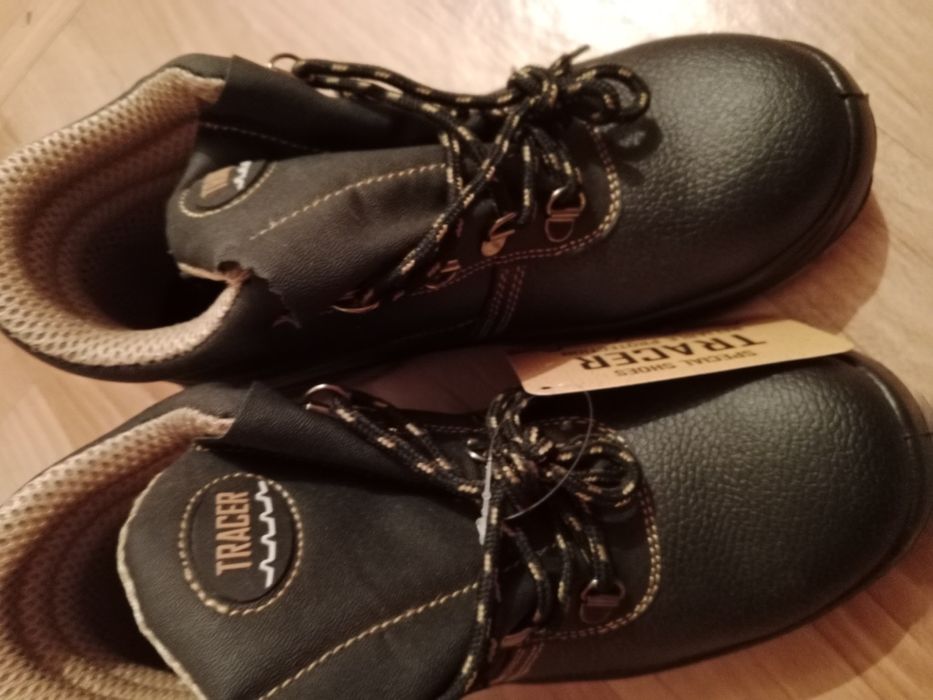 Продам Спец обувь 41 размер новый