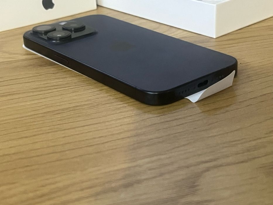 Бартер  iPhone 15 pro 256gb black 90%