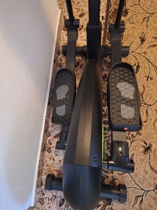 Bicicleta eliptica DHS 3729, Nouă