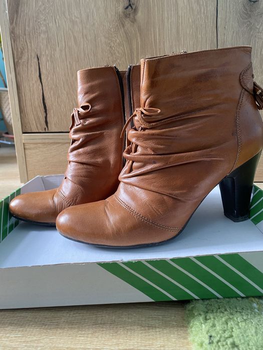 Дамски кожени боти