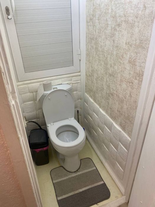 Срочно. Аренда. 1 комнатная с обстановкой.  Можно парням