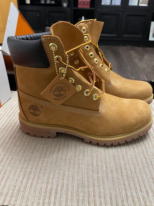 Vând bocanci Timberland noi din piele mărime 42;43 .(Originali)