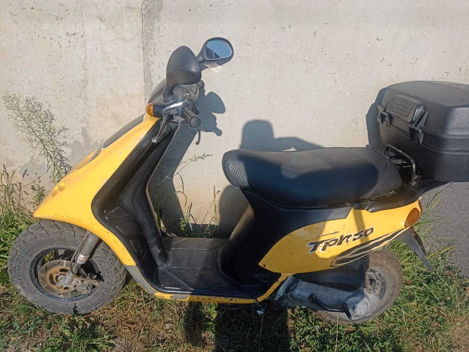 Vând scuter Piaggio taipoon