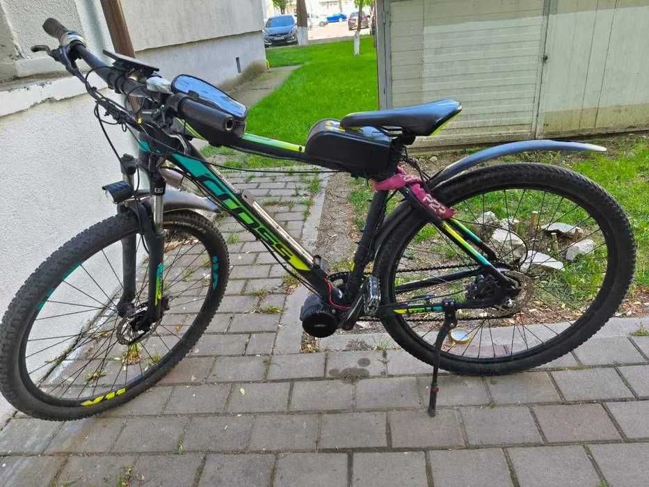 Inchirem biciclete pentru curierat
