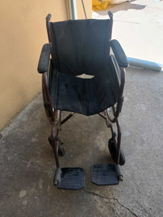 Продавам инвалидна количка mobilux