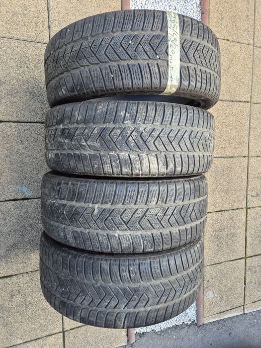 Vând cauciucuri 245/45/20 M+S set complet//Pirelli//imp Germania