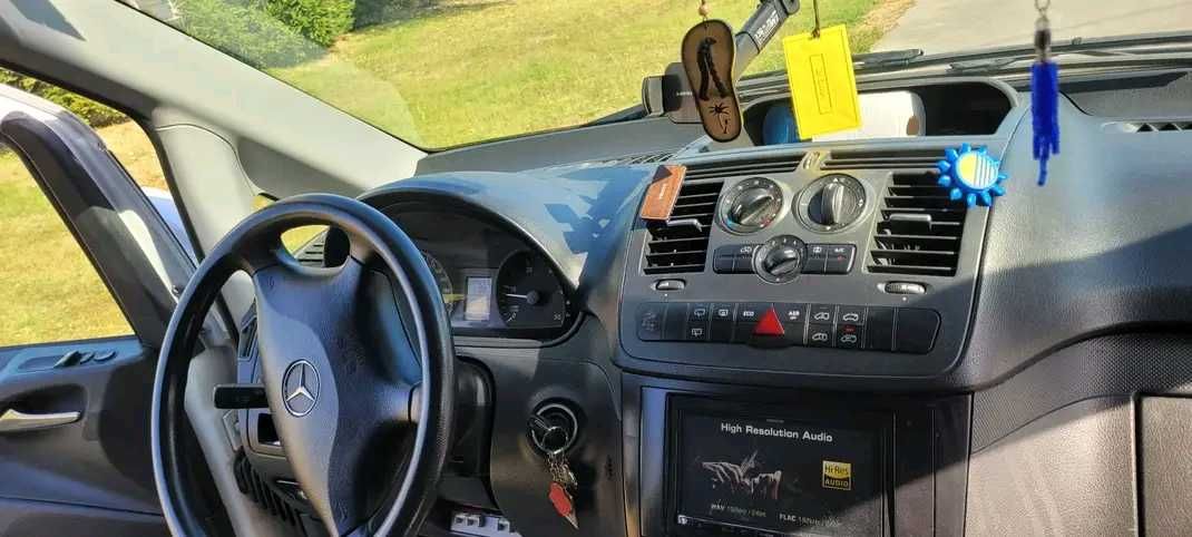 Vând Mercedes vito 2013 8+1 locuri propietar