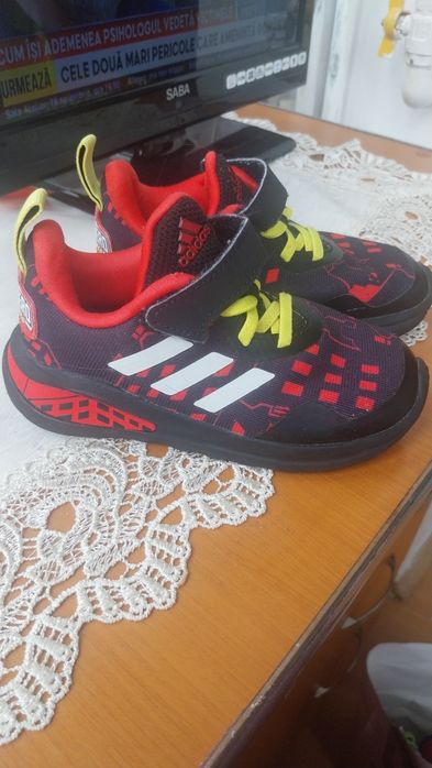 Adidasi adidas copii