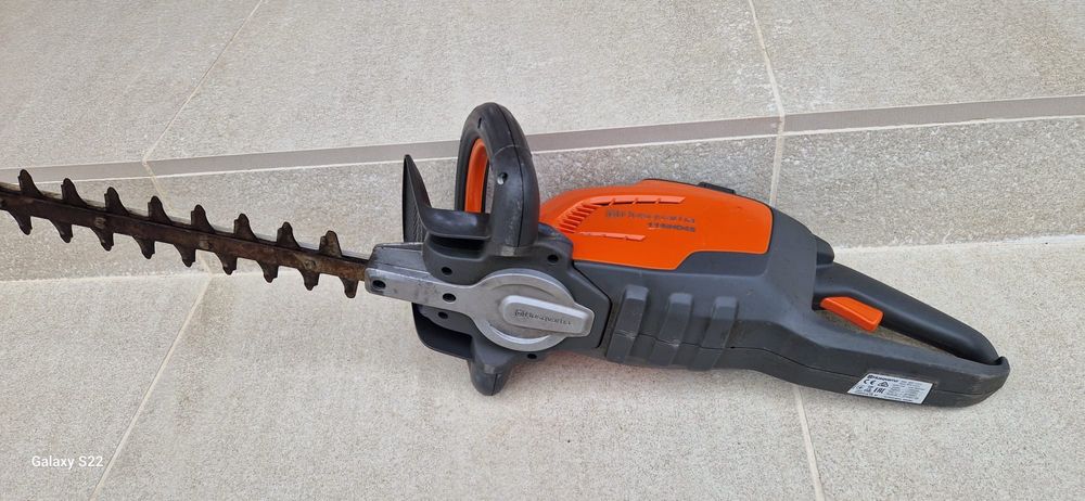 Husqvarna mașină de tuns gard viu pe acumulator