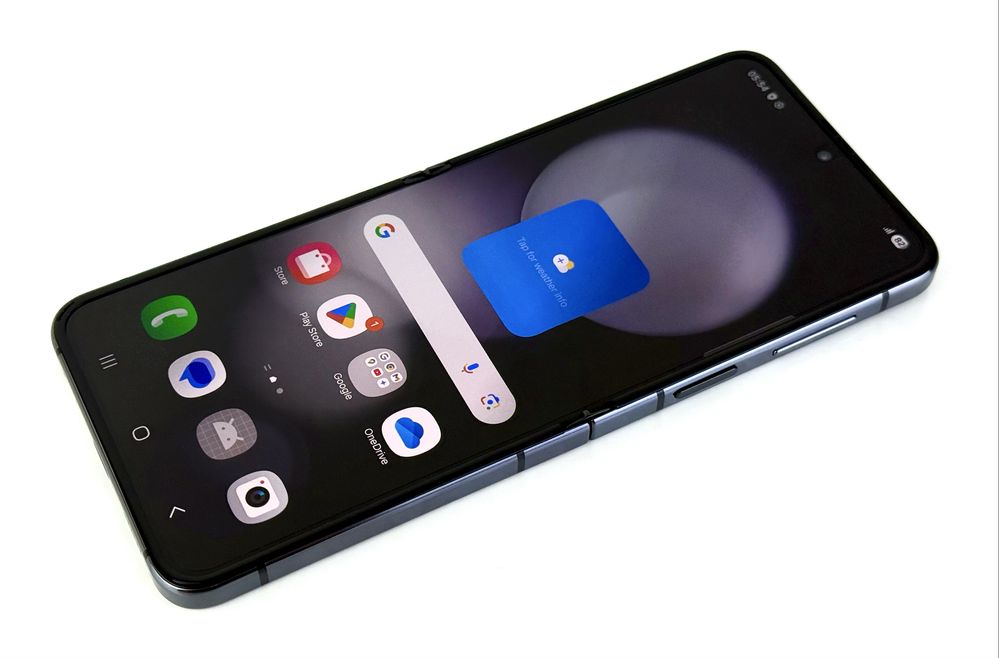 КАТО НОВ! Samsung Galaxy Z Flip 5 5G 512GB 8RAM Graphite Гаранция!