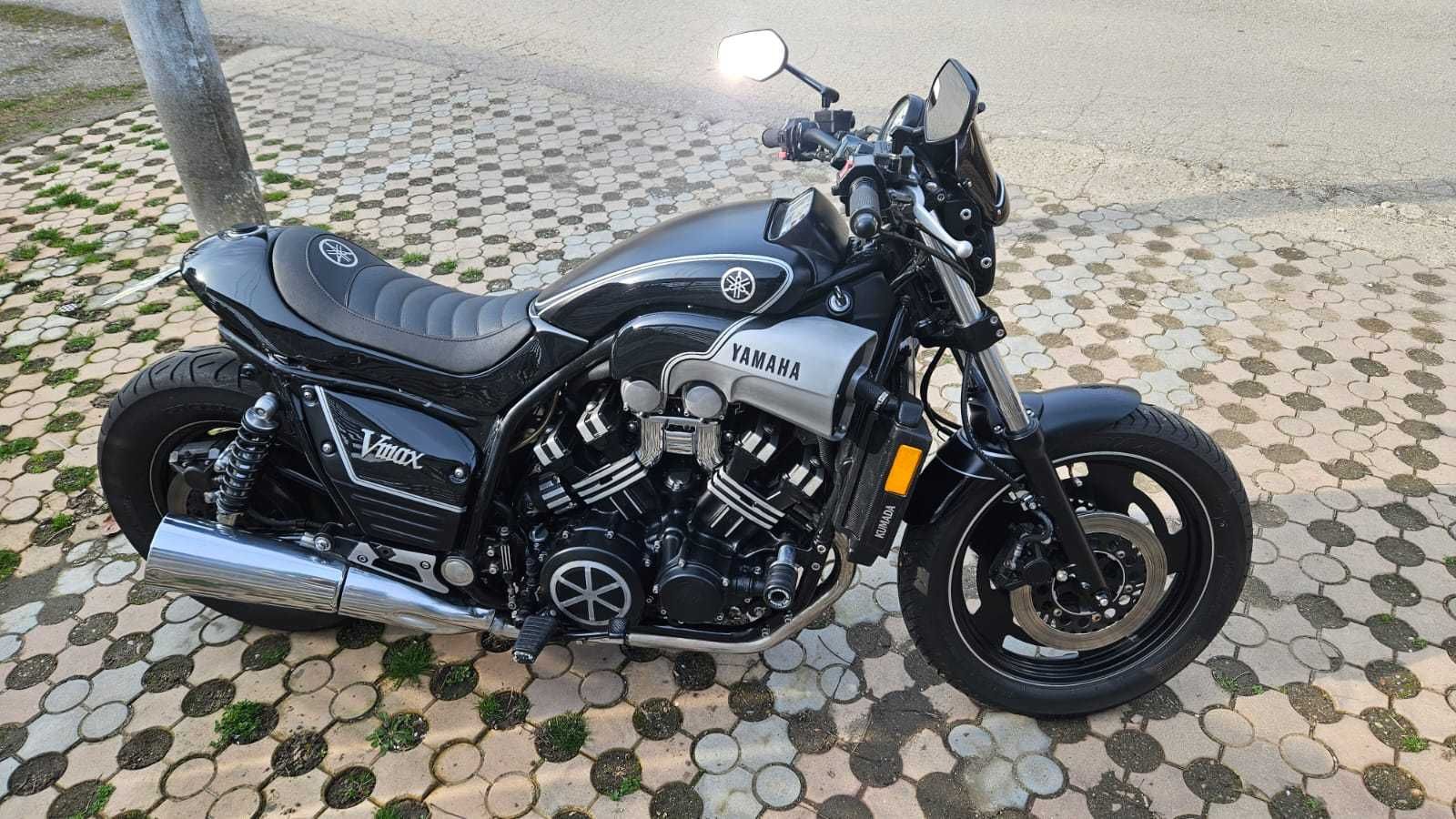 Cafe racer Yamaha Vmax 1200