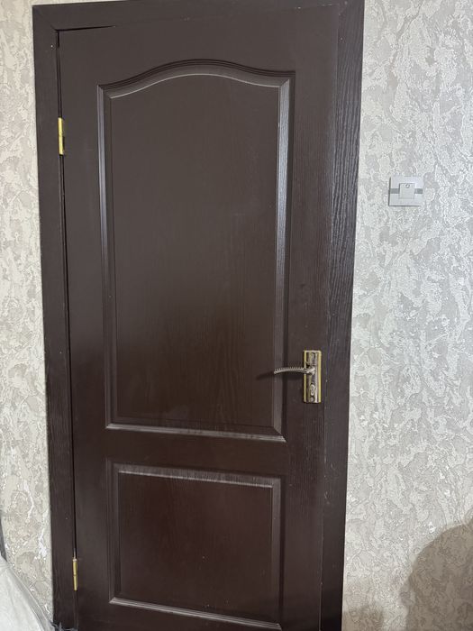 Продаю меж комнатные двери 2 штуки  в отличном состоянии