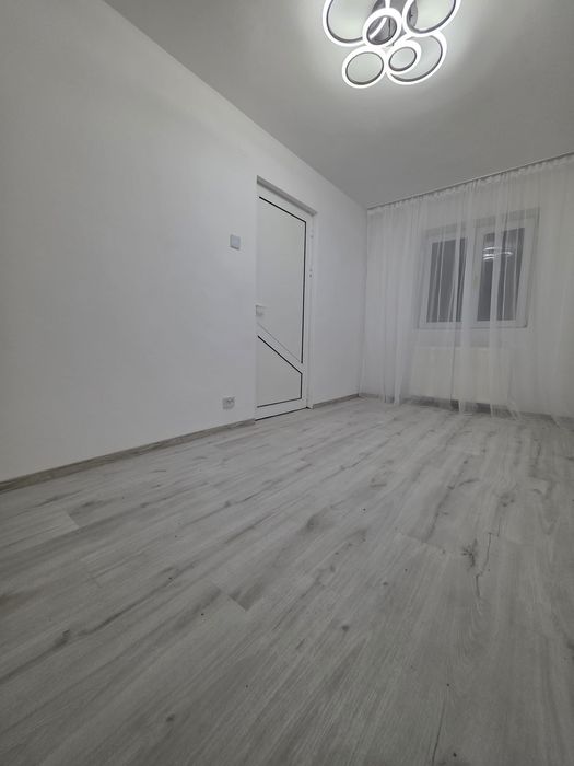 Vând apartament Moreni