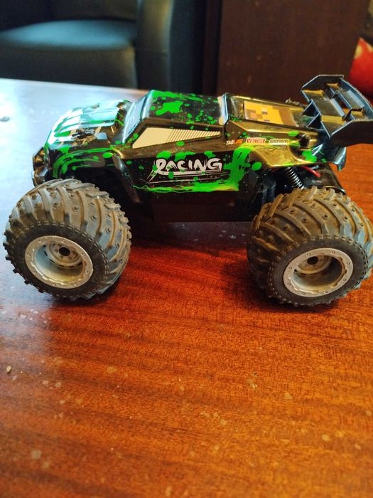 Количка с дистанционно която свети