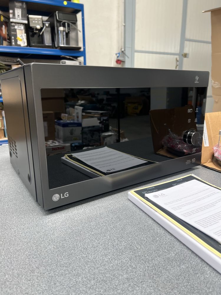 Микровълнова с грил LG MH6565CPB , 25L