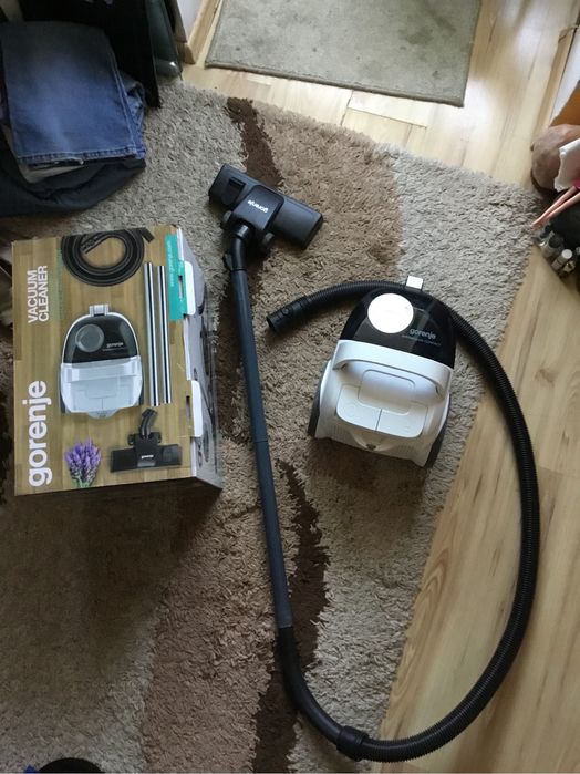 Aspirator fara sac Gorenje cu filtre curate trage fb