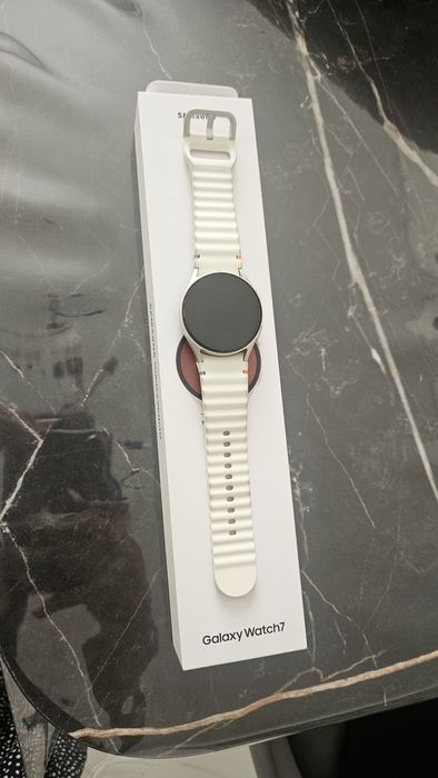 Samsung watch 7 белый