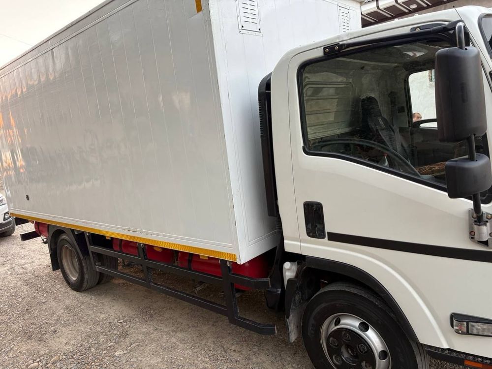 isuzu SNG npr 82