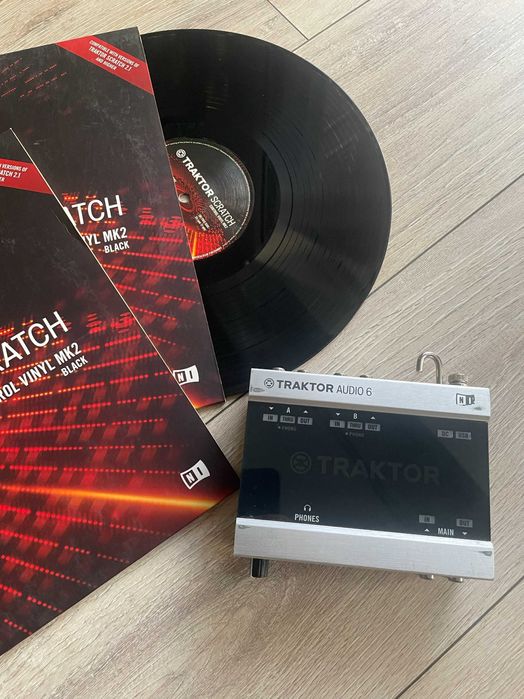 Native Instruments Traktor Scratch A6 + 2x Control Vinyl (black)