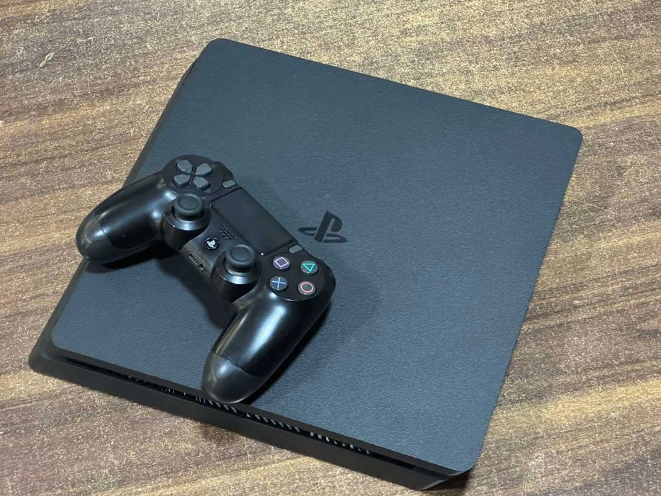 Конзола Playstation 4 slim 500GB