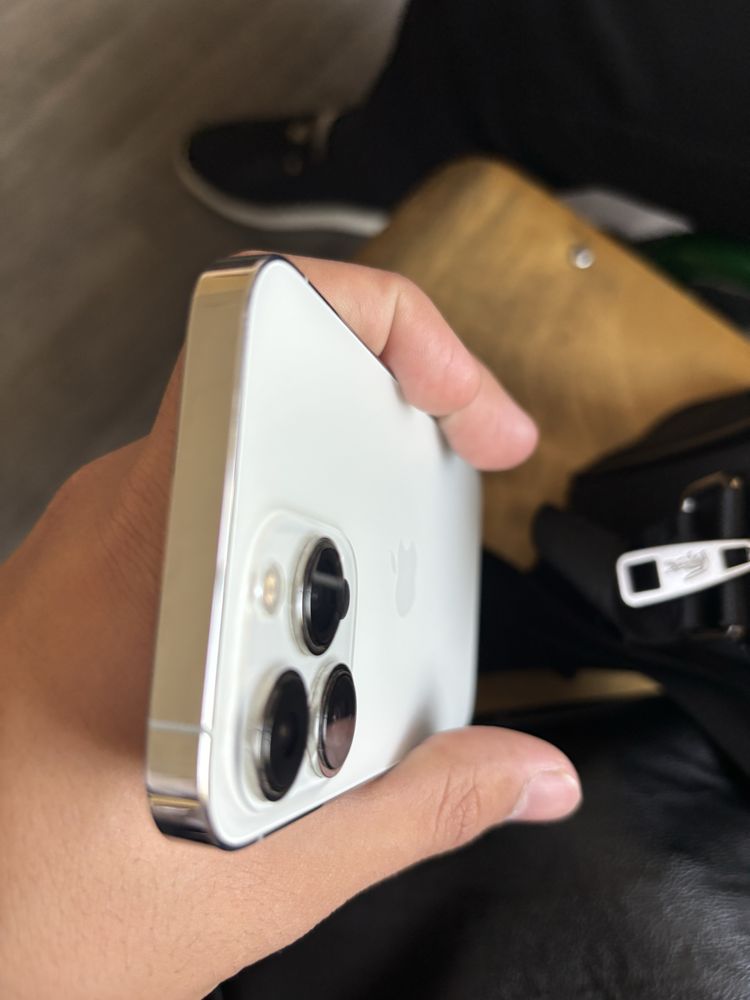 iPhone 13 pro.