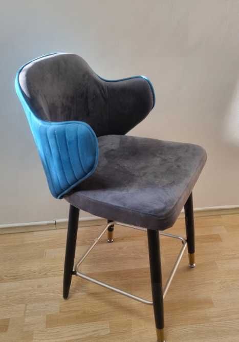 Стулья барные новые