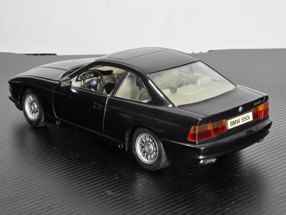 Macheta Auto 1/18 Maisto BMW 850i