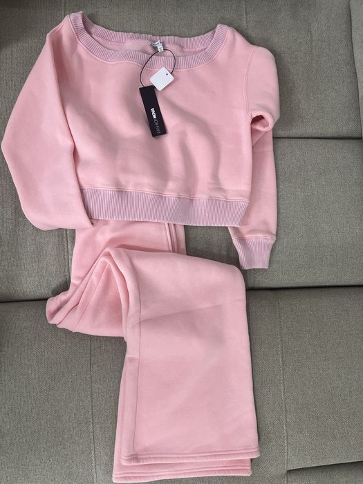 Комплект розов анцунг и суичър
