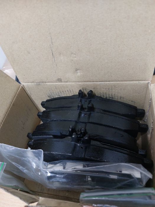 Чисто нови накладки TRW