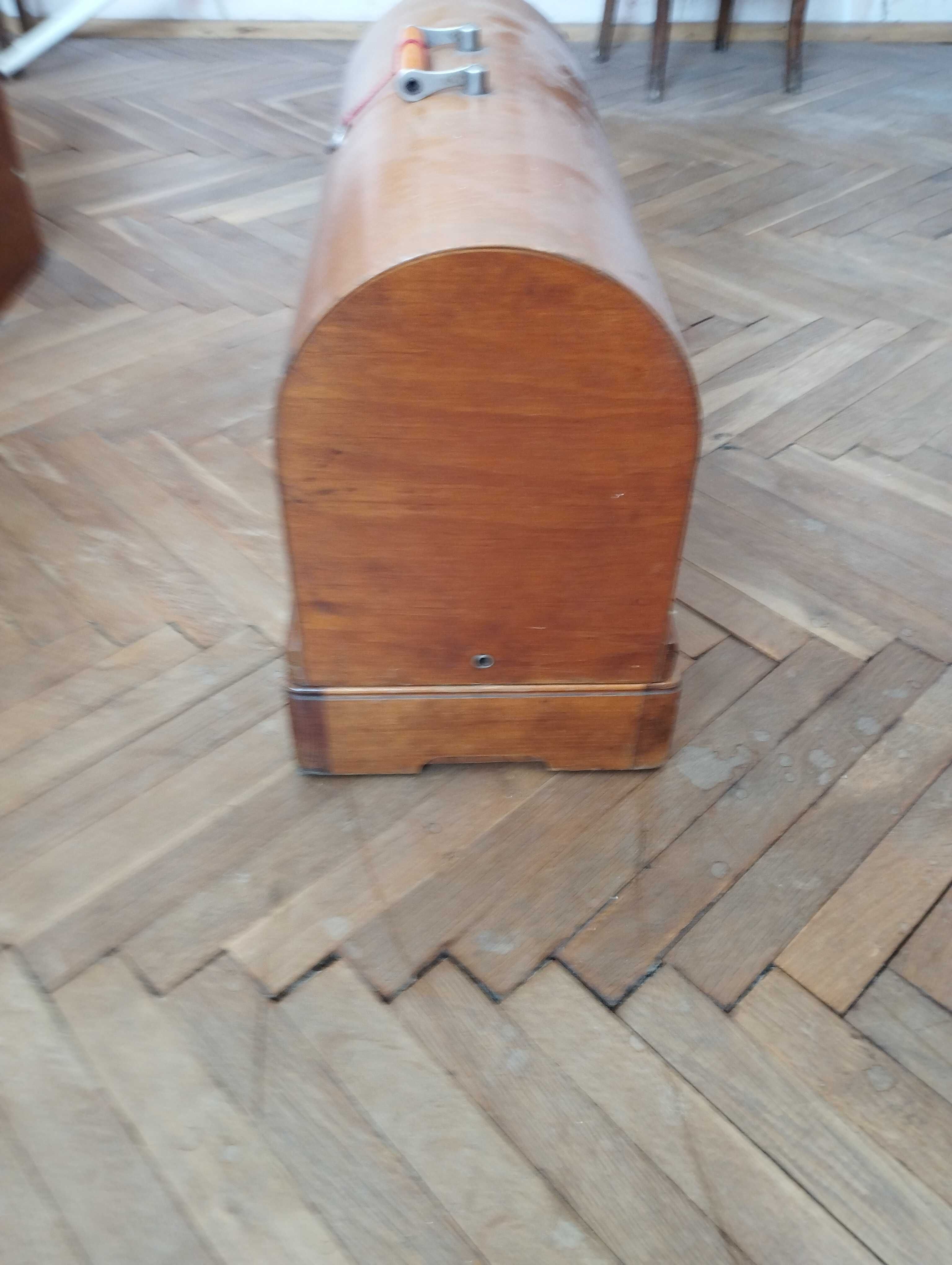 Продавам шевна машина Антика, Немска
