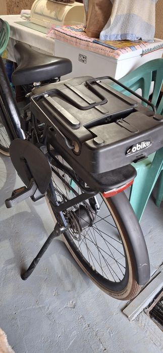 Vand scaun copil de bicicleta pt spate marca  Bobike