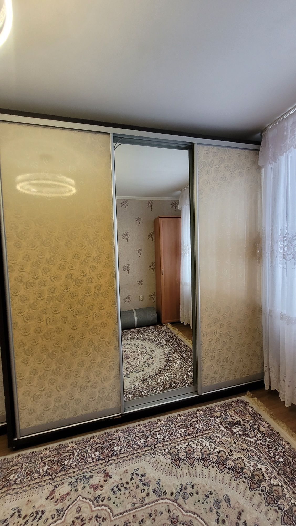 Шкаф купе в хорошем состоянии