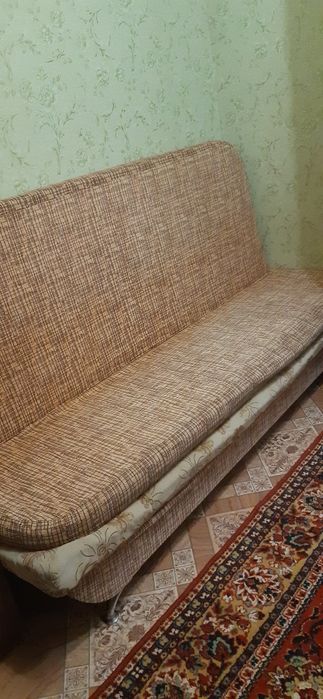 Срочно продаю тахты 2 штуки б/у