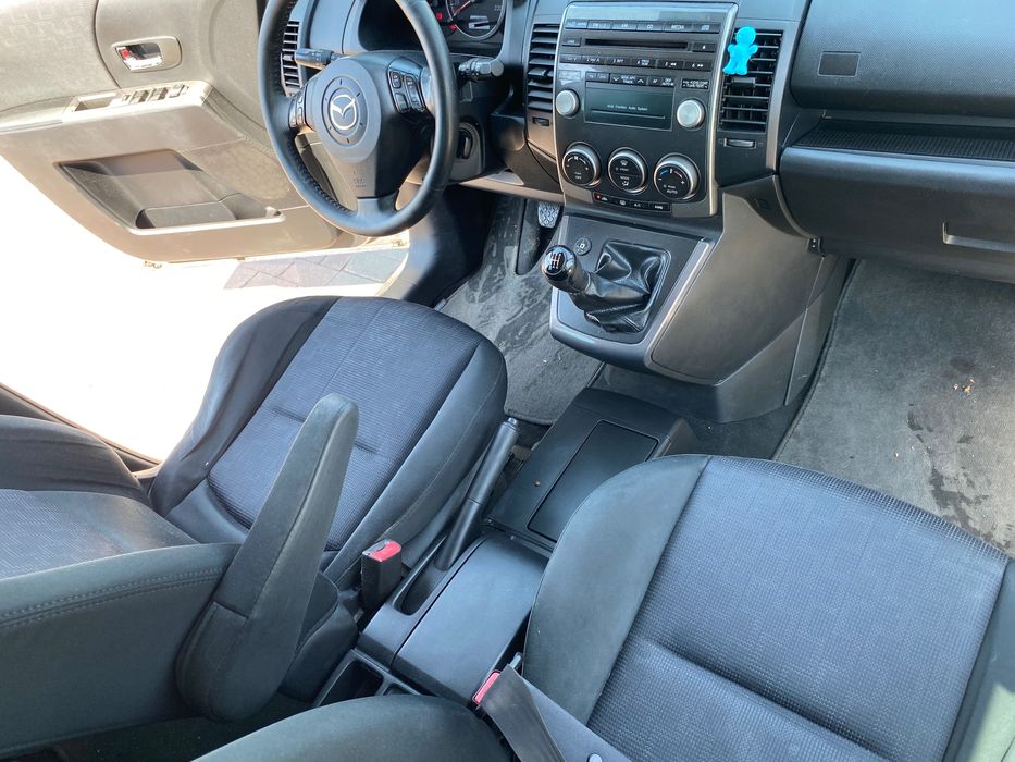 Продавам Mazda 5